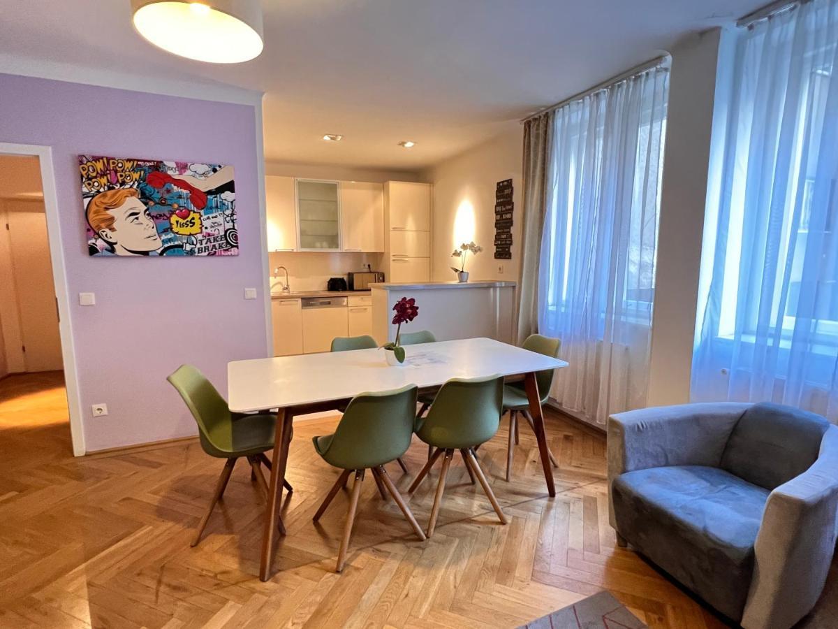 Exclusive Center Apartment